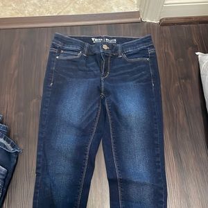 White House black market skinny leg Size 0S